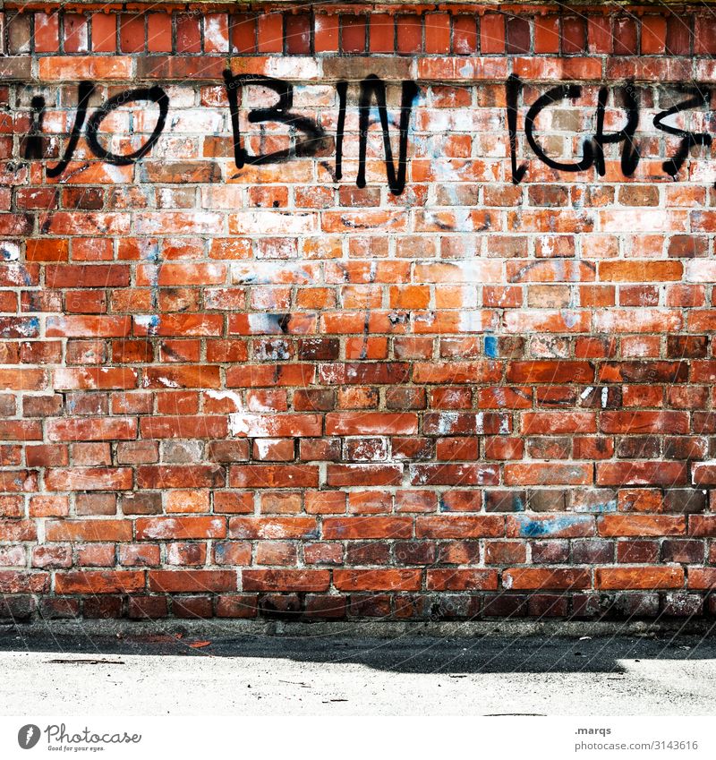 Links unten Stil Mauer Wand Backsteinwand Schriftzeichen Graffiti Beratung Identität Verfall Wandel & Veränderung Zukunft wo Orientierung Fragezeichen