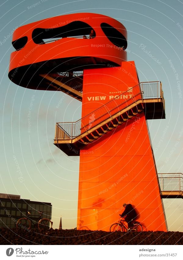 Viewpoint Hafencity Aussichtsturm Fahrrad Architektur Hamburg orange Treppe Turm