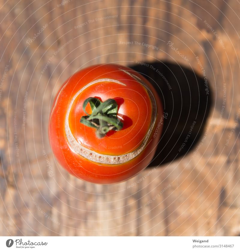 Tomate Lebensmittel Gemüse Bioprodukte Vegetarische Ernährung Slowfood leuchten braun rot lecker Garten Balkon Sommer Ernte reif unperfekt Farbfoto