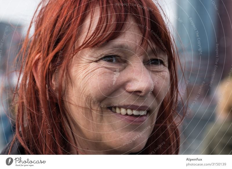 Gut gelaunt | UT HH19 Mensch feminin Frau Erwachsene Gesicht 45-60 Jahre beobachten entdecken Lächeln lachen leuchten Freundlichkeit natürlich Freude Glück