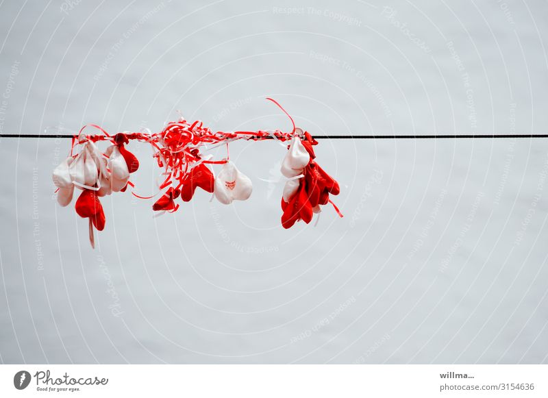wenn die luft raus ist ... | firlefanz Feste & Feiern Valentinstag Hochzeit Luftballon Herz Luftballonherzen Luftschlangen hängen rot weiß Vergänglichkeit