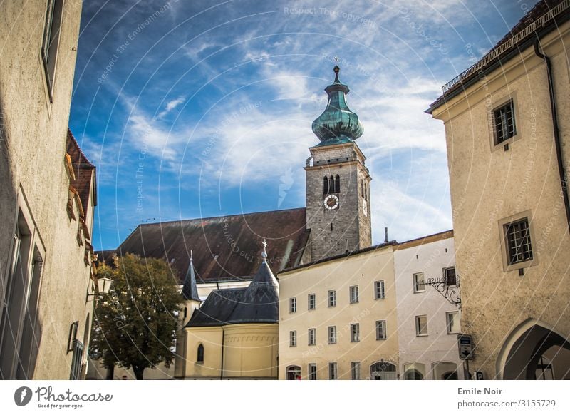 Lass die Kirche in Mühldorf Deutschland Dorf Altstadt Ferien & Urlaub & Reisen Inn Kirchturm Farbfoto Außenaufnahme Tag