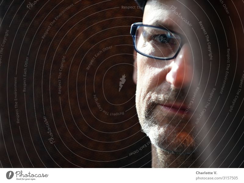 Nachdenklich | UT HH19 Mensch maskulin Mann Erwachsene Männlicher Senior Leben 45-60 Jahre Brille Dreitagebart beobachten Denken Blick träumen Traurigkeit