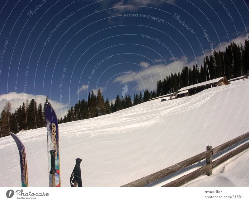 Schnee - Juchee... Freude Freizeit & Hobby Freiheit Winter Berge u. Gebirge Haus Sport Skifahren Himmel Alpen Hütte weiß anstrengen Alm transpirieren Aktion