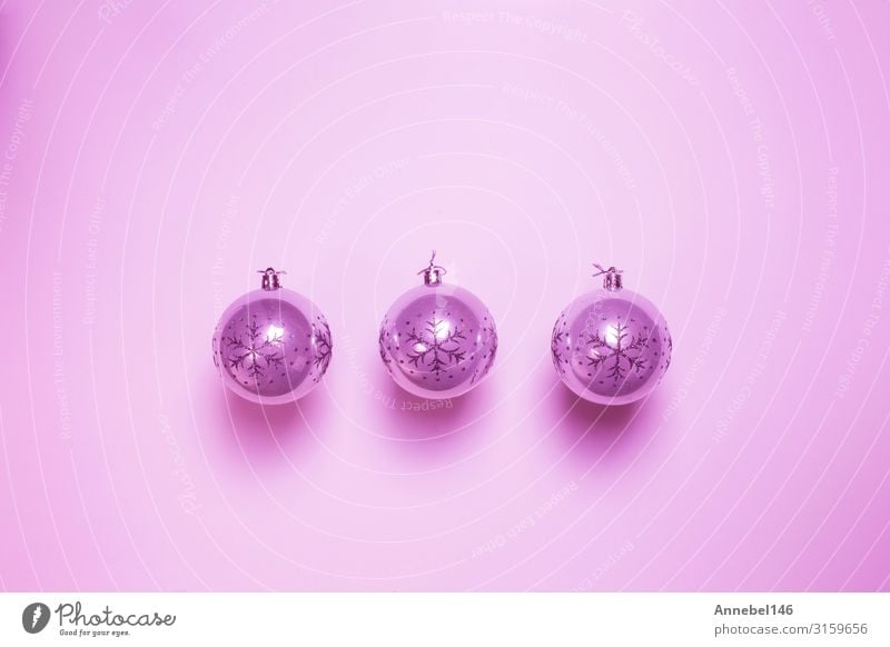 Rosa Weihnachtskugeln isoliert auf rosa Hintergrund, Design Glück schön Winter Dekoration & Verzierung Feste & Feiern Weihnachten & Advent Spielzeug Ornament