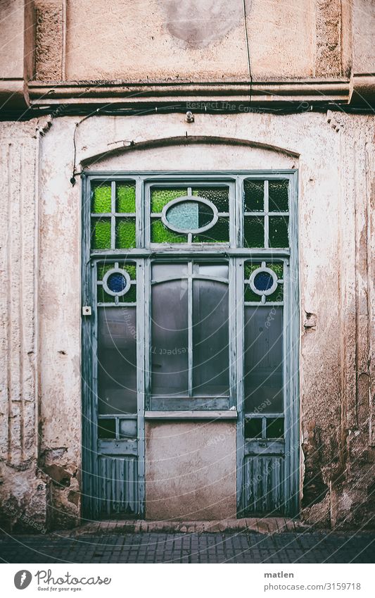 window Stadt Altstadt Menschenleer Haus Mauer Wand Fassade Fenster alt blau braun grau grün Buntglasfenster Jugendstil Klingel Farbfoto Außenaufnahme