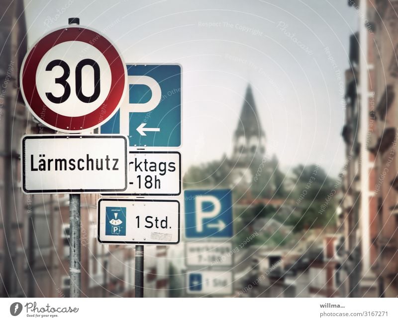 verkehrsschilder für leisebeter Verkehrsschild Schilderwald Lärmschutz Parkschild Geschwindigkeitsbegrenzung Stadt Kirche Lutherkirche Chemnitz