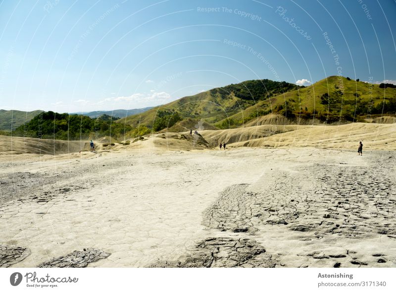 Schlamm - Landschaft Umwelt Natur Pflanze Erde Sand Himmel Horizont Sommer Wetter Wärme Dürre Gras Sträucher Hügel Berge u. Gebirge Karpaten Vulkan