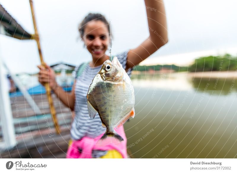 Fangfrisch Lebensmittel Fisch Bioprodukte Freizeit & Hobby Angeln Ferien & Urlaub & Reisen Tourismus Ausflug Abenteuer feminin 1 Mensch Natur Fluss Wildtier
