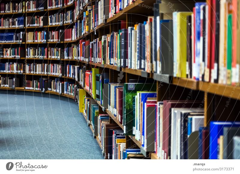 Bibliothek Bildung Erwachsenenbildung Studium lernen Buch lesen viele Farbfoto Innenaufnahme Menschenleer