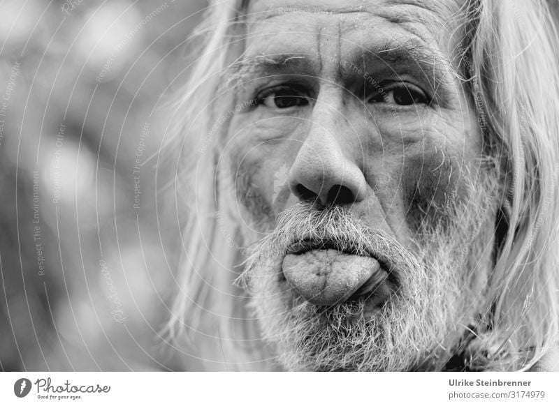 Old Hippie II Mensch maskulin Mann Erwachsene Männlicher Senior Leben Kopf Haare & Frisuren Gesicht Nase Mund Zunge 1 60 und älter alt Blick Konflikt & Streit