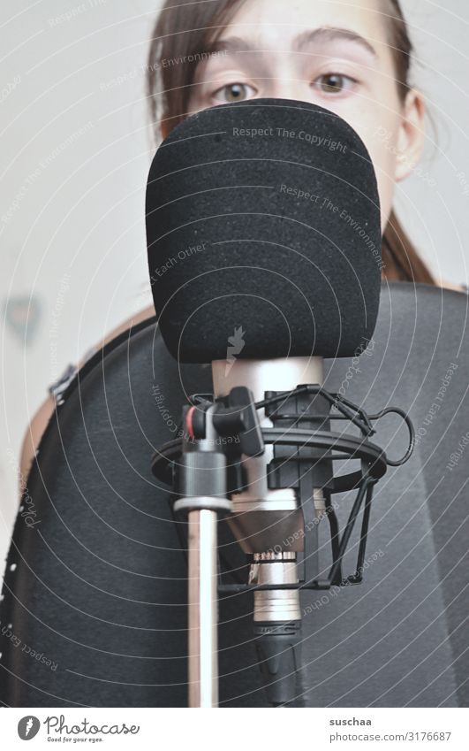 achtung aufnahme Mikrofon Aufnahme sprechen singen Gesang Stimme Podcast Jugendliche Teenager Mädchen Freizeit & Hobby Youtube Technik & Technologie