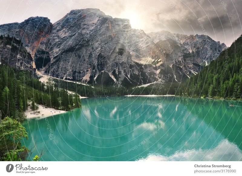 Pragser Wildsee Ferien & Urlaub & Reisen Tourismus Ausflug Berge u. Gebirge wandern Südtirol Italien Natur Alpen See Dolomiten Gebirgssee Naturschutzgebiet