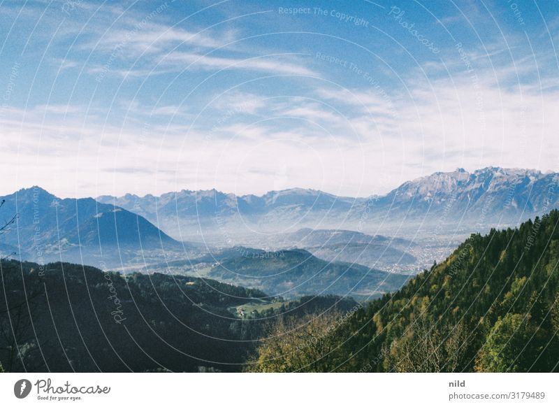 Sommerlandschaft in den Alpen textfreiraum Landschaft Wetter Menschenleer Außenaufnahme Einsamkeit Tourismus Analogfoto Kodak Vorarlberg Österreich Sonnenschein