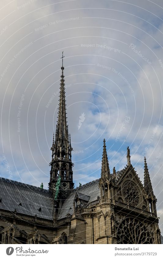 Einzelheiten zu Notre Dame Himmel Kirche Dom Denkmal alt Religion & Glaube Notre-Dame Andere Keywords Paris Kathedrale Textfreiraum berühmt Frankreich gotisch