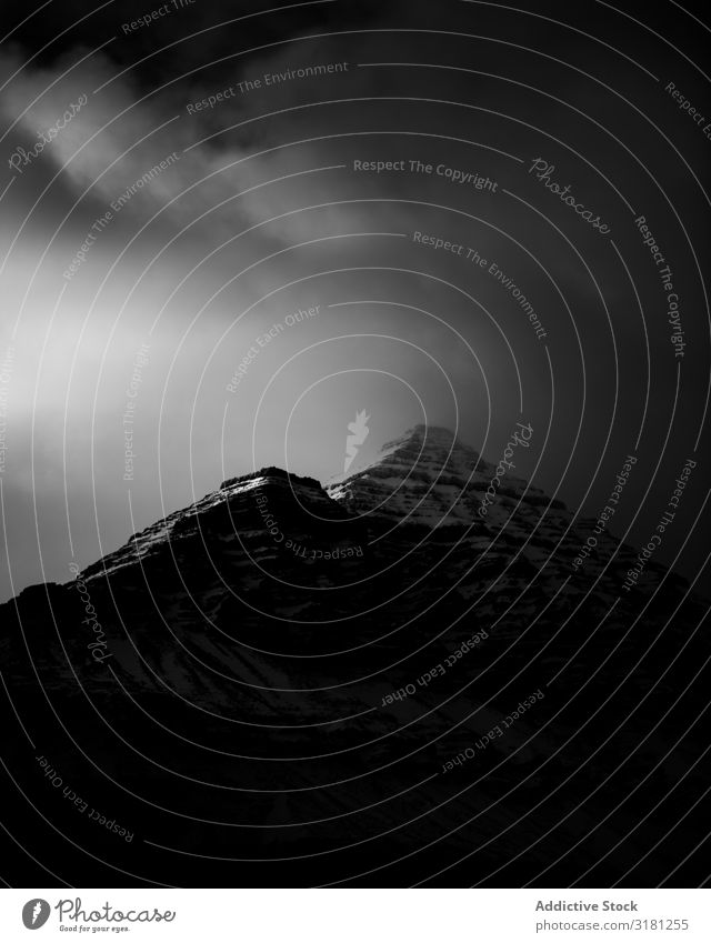 Mysteriöse Berge bei nebligem Wetter Nebel Landschaft Hintergrundbild Berge u. Gebirge Natur Himmel schön Ferien & Urlaub & Reisen Island Wolken Morgen weiß
