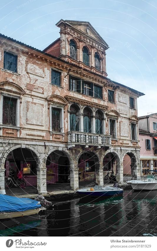Altes historisches Gebäude am Canal Vena in Chioggia Ferien & Urlaub & Reisen Tourismus Sightseeing Städtereise Italien Europa Dorf Fischerdorf Kleinstadt