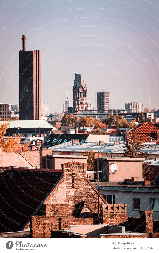 Blick über die Dächer von Berlin mit Blick auf die Gedächtniskirche II Totale außergewöhnlich trendy Coolness ästhetisch Sightseeing Städtereise Muster berlin