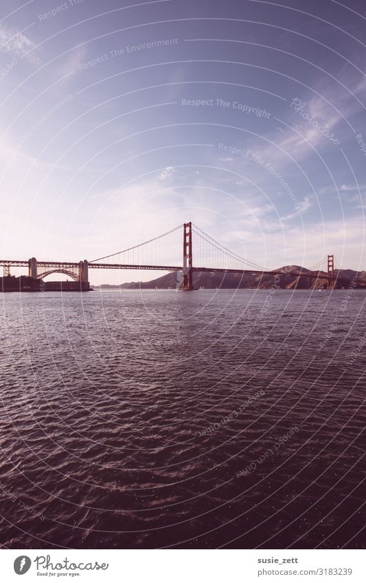 Malerische Golden Gate Bridge im Oktober 2019 Landschaft Wasser Himmel Herbst Küste Stadt Stadtrand Brücke Bauwerk Architektur Sehenswürdigkeit Wahrzeichen