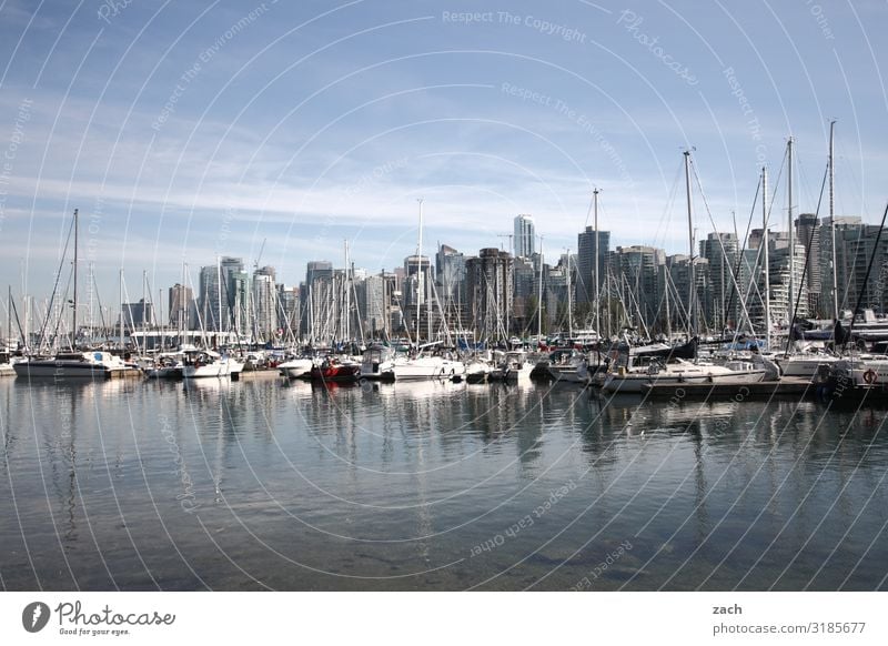 Am Wasser wohnen Küste Bucht Fjord See Vancouver Kanada Stadt Hafenstadt Stadtzentrum Skyline überbevölkert Haus Hochhaus Bankgebäude Fassade Schifffahrt
