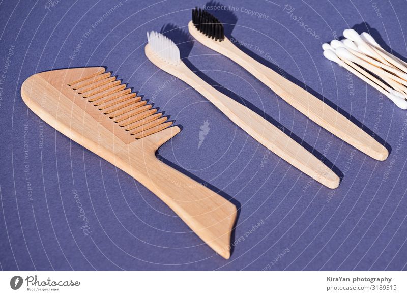 Holzhaarbürste, Zahnbürste aus Bambus Bad Werkzeug Umwelt Klimawandel Accessoire Verpackung Haarbürste Kunststoff gebrauchen natürlich Sauberkeit blau grün
