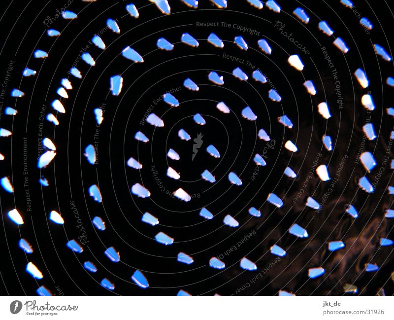 O.T. Spirale 1 blau schwarz weiß Experiment Himmel