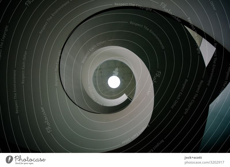 (so) in dem Dreh einer Wendeltreppe Architektur Beton Streifen Spirale Kreis modern grau Design Mittelpunkt Drehung Sog abstrakt Strukturen & Formen Schatten