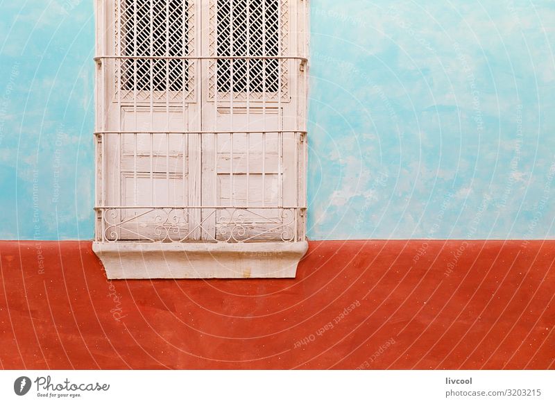 Fenster in grüner und roter Wand, Santiago de Cuba - Cuba Kunst Architektur Kultur Kleinstadt Stadt Haus Mauer Fassade Rost alt authentisch außergewöhnlich