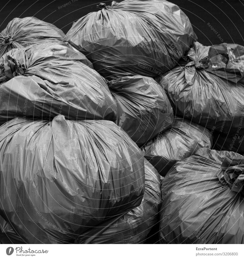 sackig Umwelt Klima Klimawandel grau schwarz Ordnung Umweltverschmutzung Umweltschutz Müll Müllsack Müllentsorgung Müllabfuhr viele nachhaltig verschwenden