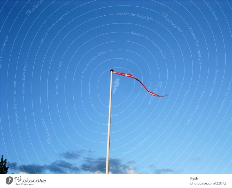 Dänische Fahne Dänemark Himmel blau Wind Dannebrog