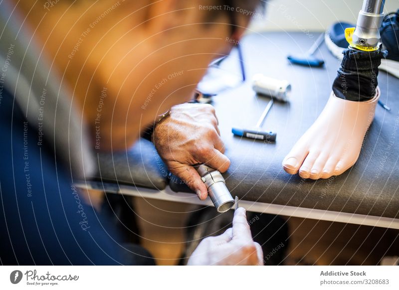 Prothesenwerkstatt Arbeiter Nachahmung Einstellung Medizin künstlich Objekt Industrie Fußknöchel Gesundheitswesen gemacht Mann Glied Single Werkstatt menschlich