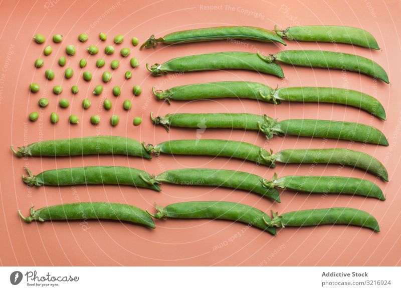 USA-Flagge aus Erbsen und Erbsenschoten Fahne flache Verlegung Lebensmittel frisch grün Gesundheit Hülsenfrüchtler natürlich alte Pracht organisch roh Samen