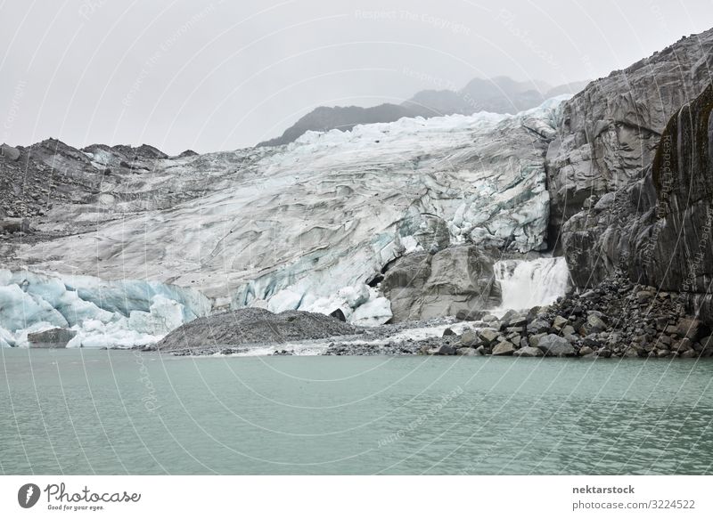 Patagonische Gletscher und nebliger Himmel Abenteuer Natur Landschaft Nebel Felsen Fluss grau Patagonien Chile Südamerika Eis Landschaft - Natur berühmter Ort
