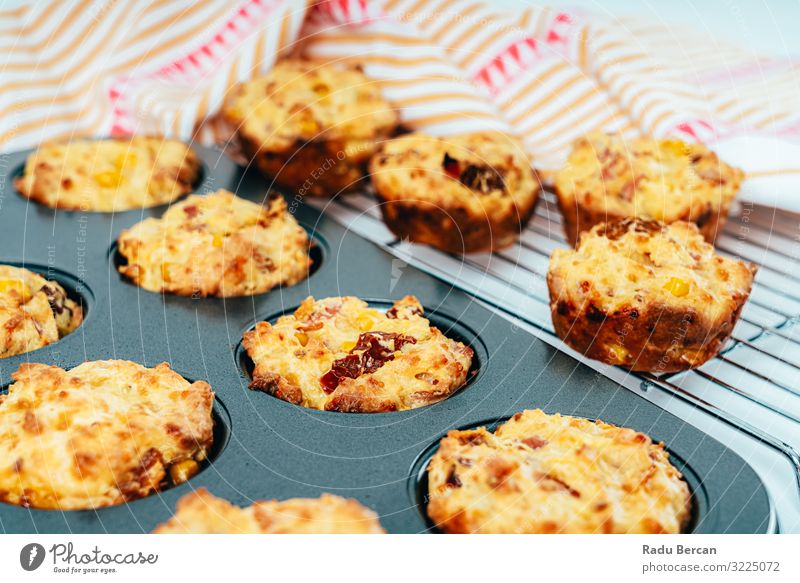 Schinken, Zuckermais und Tomatenmuffins Muffin Snack Frühstück gebastelt Gemüse Mittagessen Gesundheit Essen Diät Speise Hintergrundbild Vesper Rezept Speck