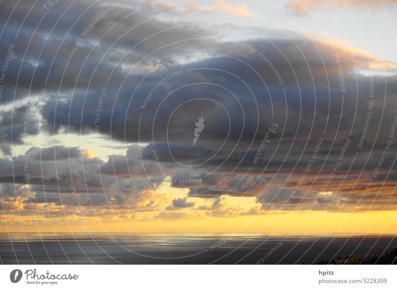 Horizont Natur Urelemente Himmel Wolken Meer ruhig Farbfoto Außenaufnahme Dämmerung