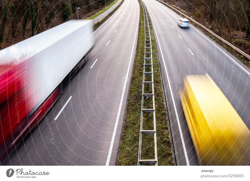 Güterverkehr Verkehr Straße Autobahn fahren Geschwindigkeit Mobilität Termin & Datum Bewegungsunschärfe Langzeitbelichtung Verkehrsmittel liefern Verkehrswege