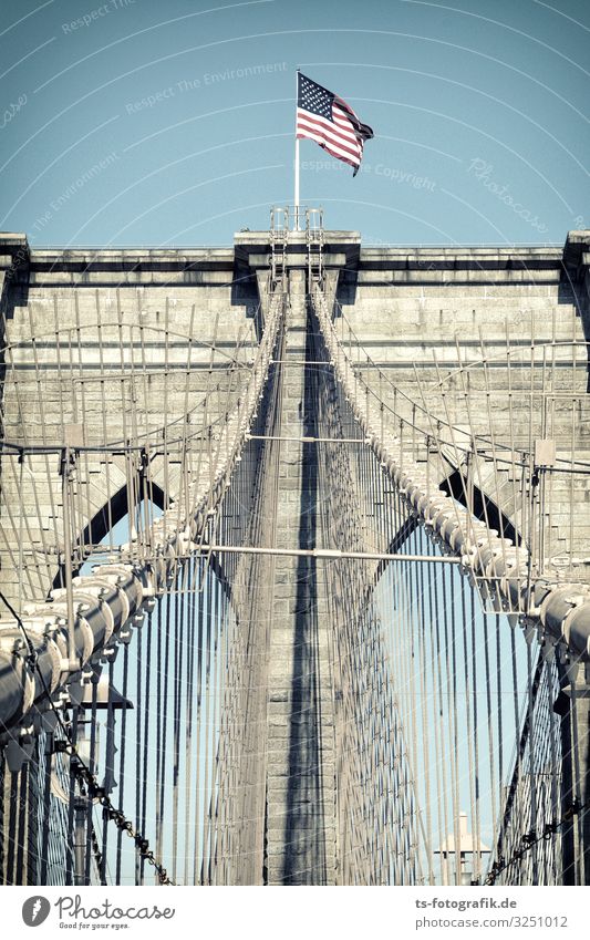 Hängebrückenkletterpartie auf der Brooklyn Bridge Ferien & Urlaub & Reisen Tourismus Sightseeing Städtereise Stahlkabel New York City USA Stadtzentrum