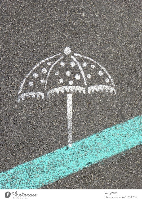 schönen sonnigen Sonntag! Sonnenschirm Regenschirm Straße Asphalt Malerei aufgemalt Straßenmarkierung Sommer gepunktet Punkte Außenaufnahme Schutz grau Wetter