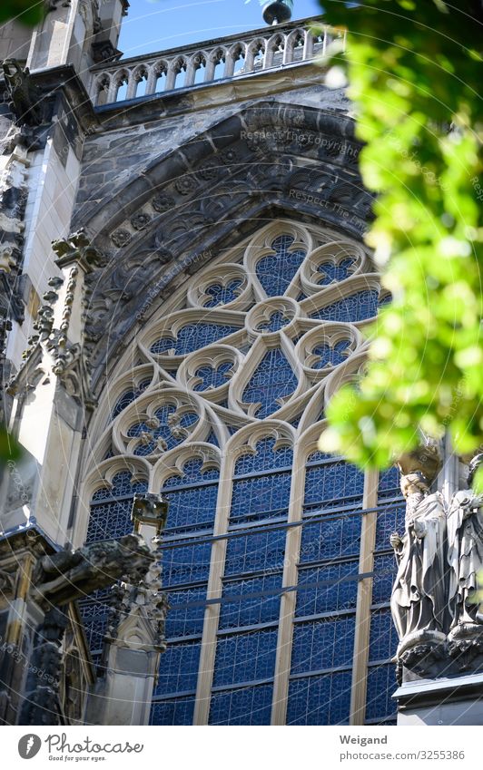 Aachen Dom Stadt Kirche Originalität stark grün Christentum Kirchenfenster heilig Farbfoto Außenaufnahme Menschenleer Schwache Tiefenschärfe