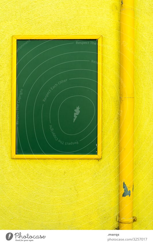 Tafel Mauer Wand Rohrleitung verrückt gelb grün Farbe Kommunizieren grell Werbeschild Farbfoto mehrfarbig Außenaufnahme Menschenleer Textfreiraum Mitte