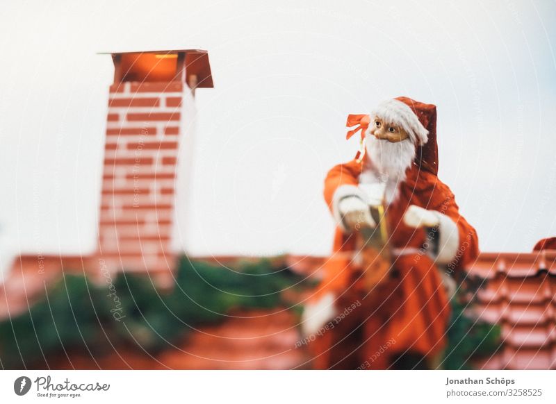 Weihnachtsmann passt nicht in Schornstein Feste & Feiern Weihnachten & Advent Warmherzigkeit friedlich Menschlichkeit Hoffnung Feiertag Weihnachtsdekoration