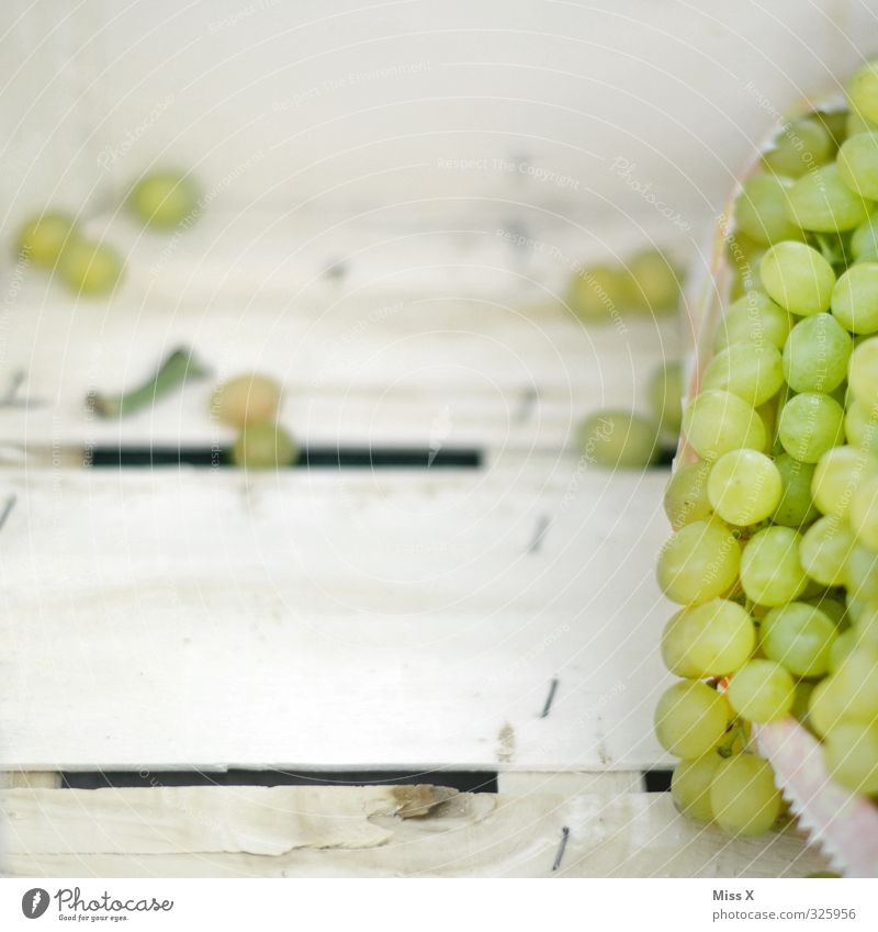 Weintrauben Lebensmittel Frucht Ernährung Bioprodukte Vegetarische Ernährung frisch Gesundheit lecker saftig Sauberkeit süß Obstverkäufer Farbfoto mehrfarbig