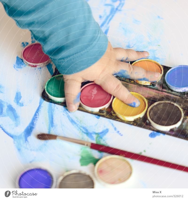 so ein Spaß Freizeit & Hobby Spielen Basteln Mensch Kind Kleinkind Arme Hand Finger 1 1-3 Jahre 3-8 Jahre Kindheit Kunst Künstler Maler dunkel mehrfarbig