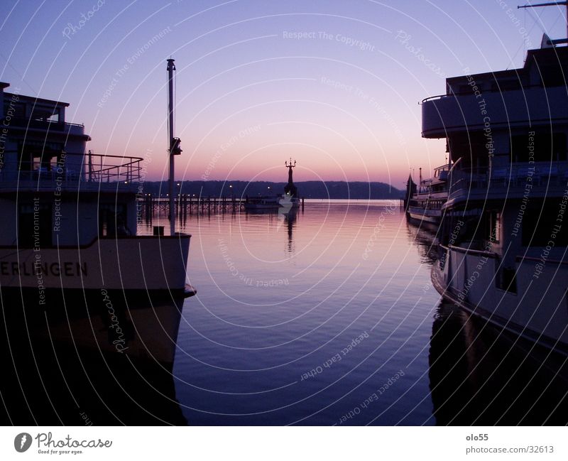 Silence I Sonnenaufgang violett Wasserfahrzeug Imperia Hafen Schatten