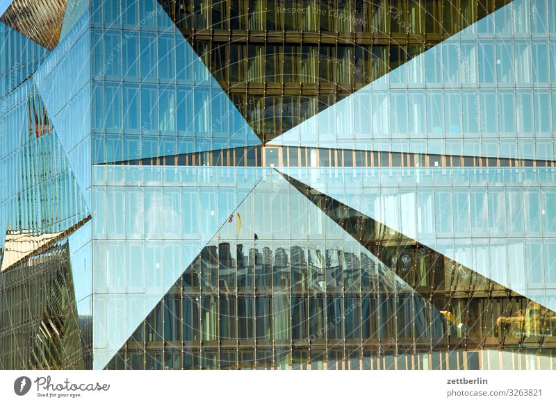 Cube Berlin Architektur Fassade Glas Glasfassade Neubau modern Reflexion & Spiegelung Spiegelbild facette Hauptstadt Regierungssitz Spreebogen