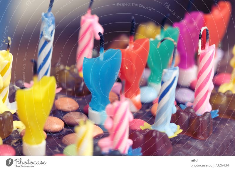 Happy Birthday Photocase Lebensmittel Kuchen Lifestyle Freude Feste & Feiern Geburtstag Kerze mehrfarbig Geburtstagstorte Glückwünsche Süßwaren süß Farbfoto
