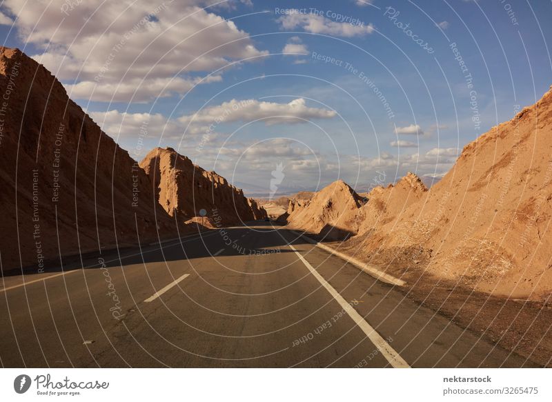 Atacama-Wüstenstraße Erholung Berge u. Gebirge Natur Landschaft Sand Himmel Wolken Horizont Hügel Ferien & Urlaub & Reisen wüst Panorama sonnig Gelände Chile