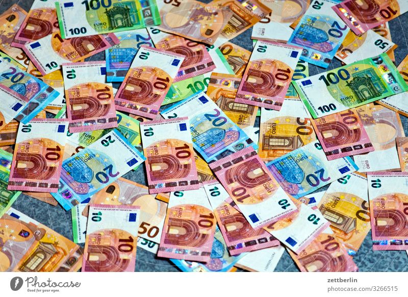 Weihnachtsgeld Geldinstitut Bargeld bestechung bezahlen Einkommen Einnahme Euro Eurozeichen Kapitalwirtschaft Geldscheine korruption papiergeld Schwarzgeld