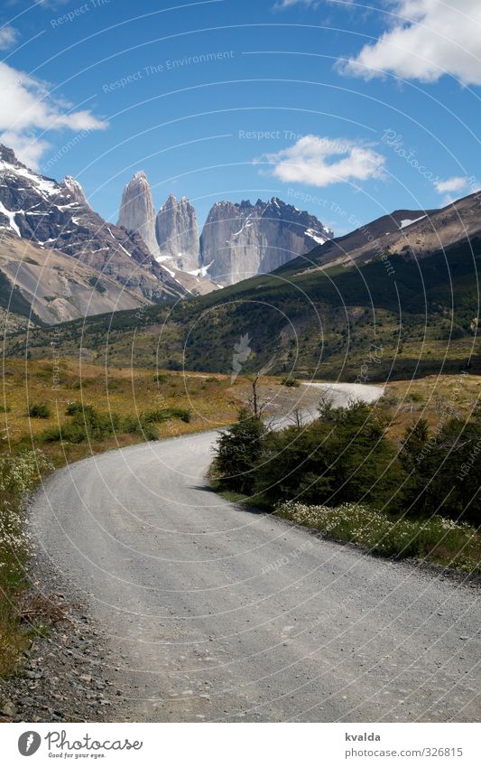 Patagonien / Torres des Paine Umwelt Natur Landschaft Himmel Sommer schön Wolken Schotterweg Berge u. Gebirge Torres del  Paine Torres del Paine NP Chile