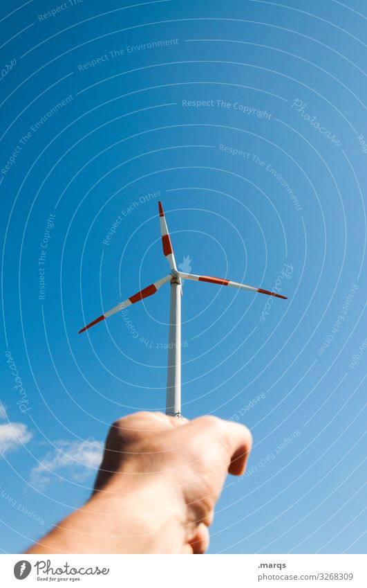 Windkraft Energiewirtschaft Hand Wolkenloser Himmel Schönes Wetter Windkraftanlage Windrad festhalten außergewöhnlich nachhaltig Beratung Klima Umweltschutz
